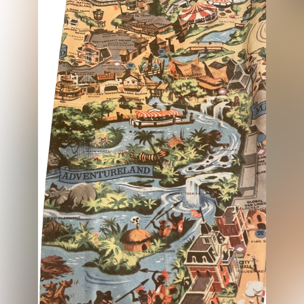 Disneyland Vintage 1970s Park Map Sport Capri Stretchy All-Over Print Leggings M - Picture 2 of 7